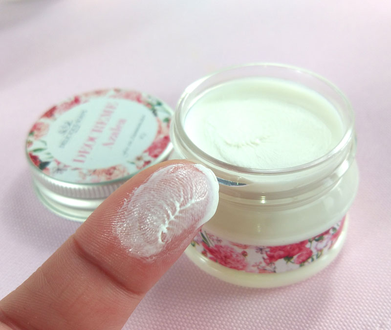 delicious-soaps-deocreme-alternative-ponyhuetchen-creme-wolkenduft-deo-ohne-aluminium-geschenkidee-diecheckerin