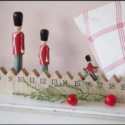 Ausgefallene Adventskalender aus Holz daenischer Gardist DieCheckerin