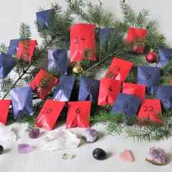 Edelstein Adventskalender mit 24 Mineralien und Kristallen